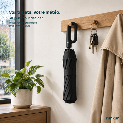 StormHook accroché à une patère dans l'entrée